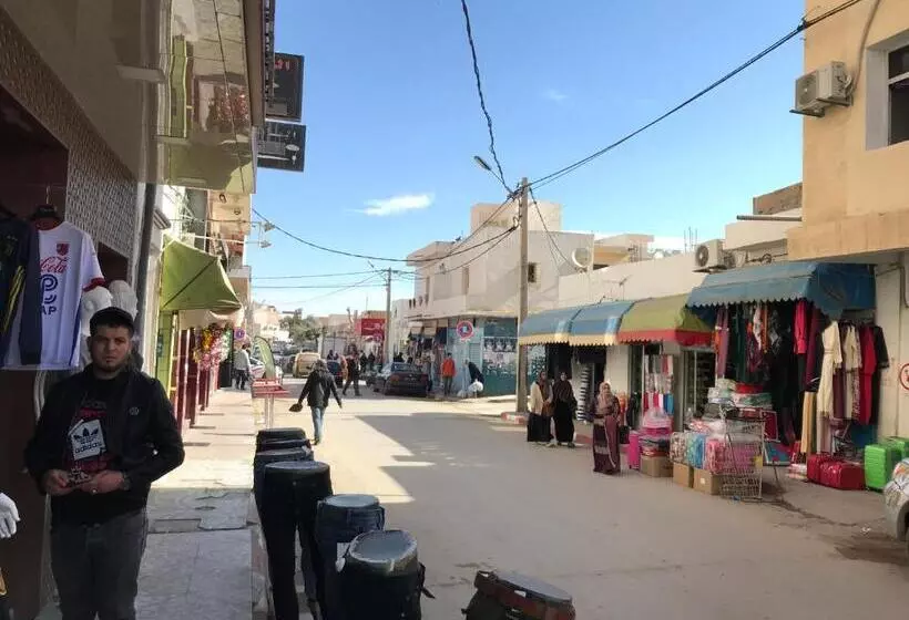 ペンション Auberge Alferdaous