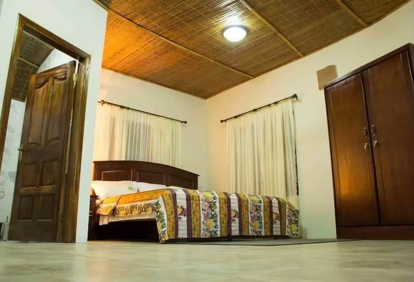پانسیون Shama Beach Resort Limited