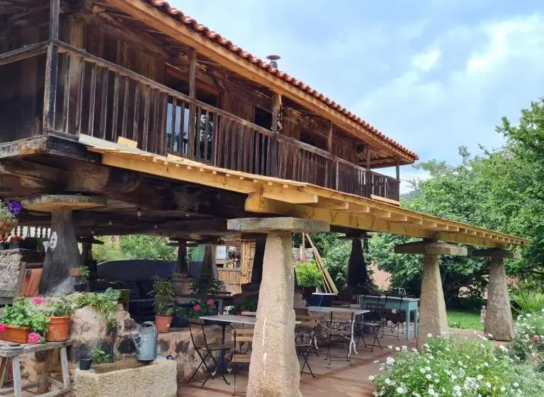 ユースホステル La Figal De Xugabolos, Salas