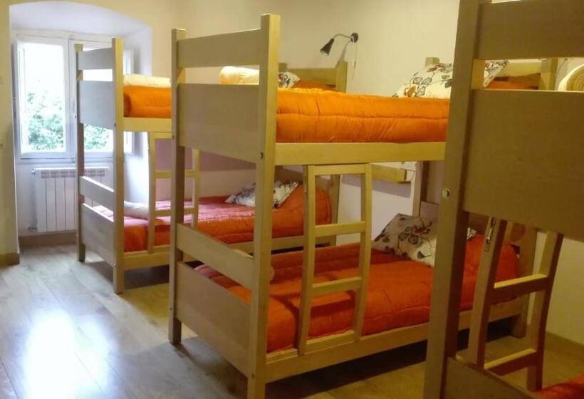 ユースホステル La Figal De Xugabolos, Salas