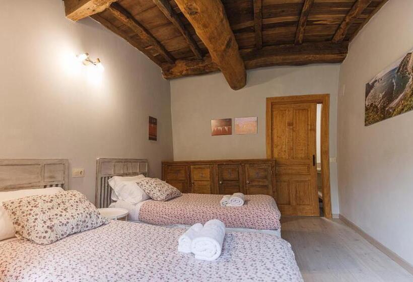 ユースホステル La Figal De Xugabolos, Salas