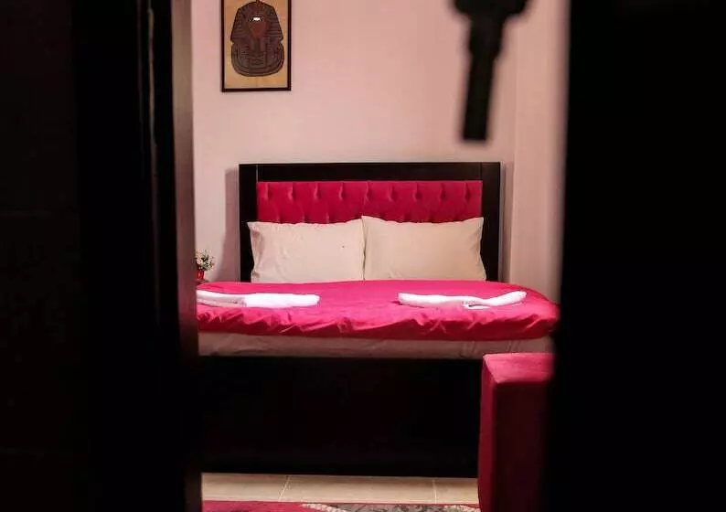 هاستل Queen Pyramids View Inn