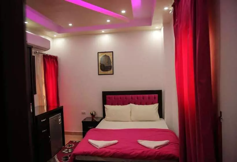 هاستل Queen Pyramids View Inn