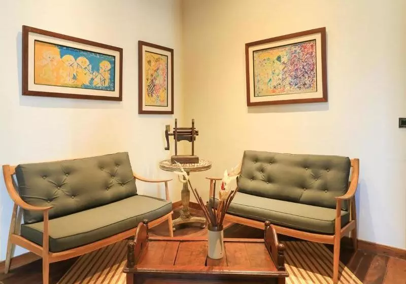 Aamiaismajoitus (B&B) Diatas By Art Cafe Bumbu Bali