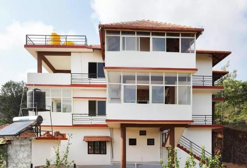 هتل Daisey Dee Homestay