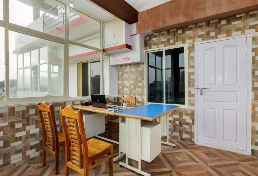 هتل Daisey Dee Homestay