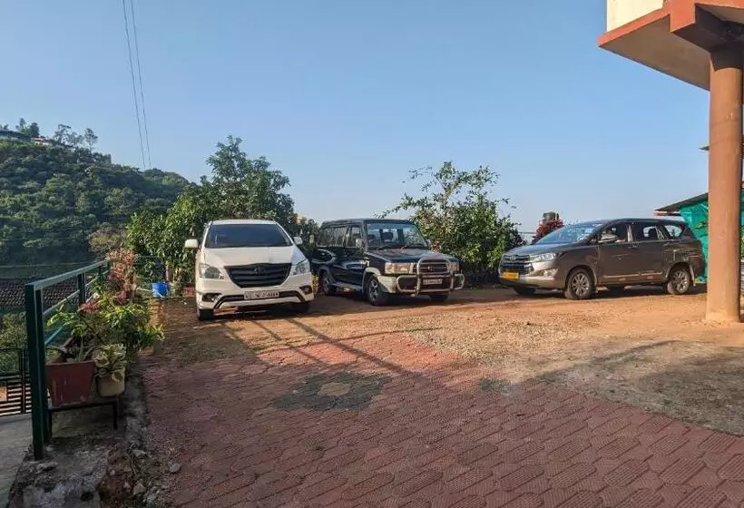 هتل Daisey Dee Homestay
