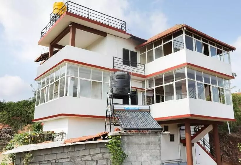 هتل Daisey Dee Homestay