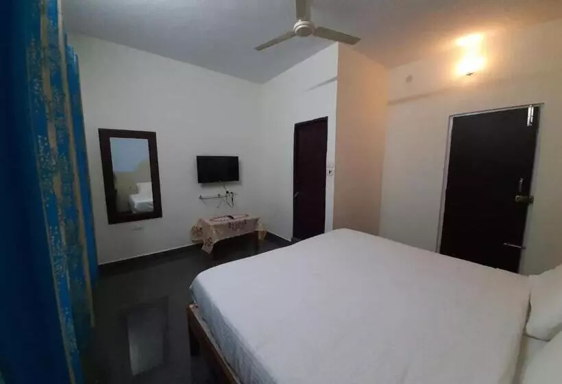 هتل Daisey Dee Homestay