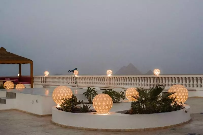 هتل Desert Moon