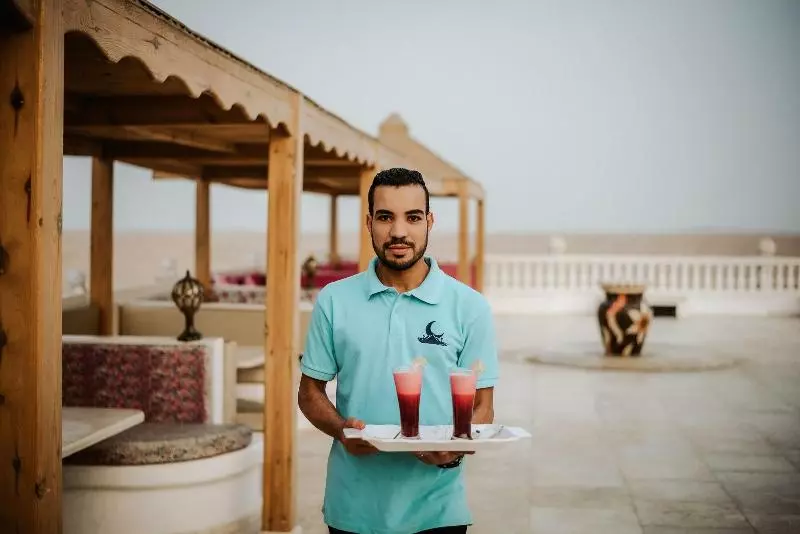 هتل Desert Moon