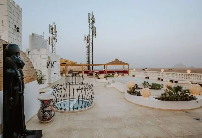 هتل Desert Moon