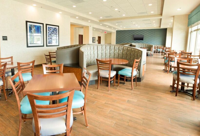 ホテル Drury Inn & Suites St. Louis Brentwood