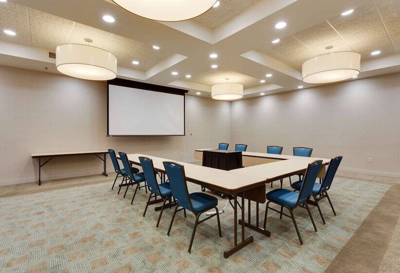 ホテル Drury Inn & Suites St. Louis Brentwood