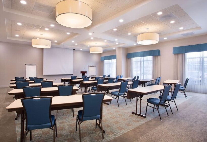 ホテル Drury Inn & Suites St. Louis Brentwood