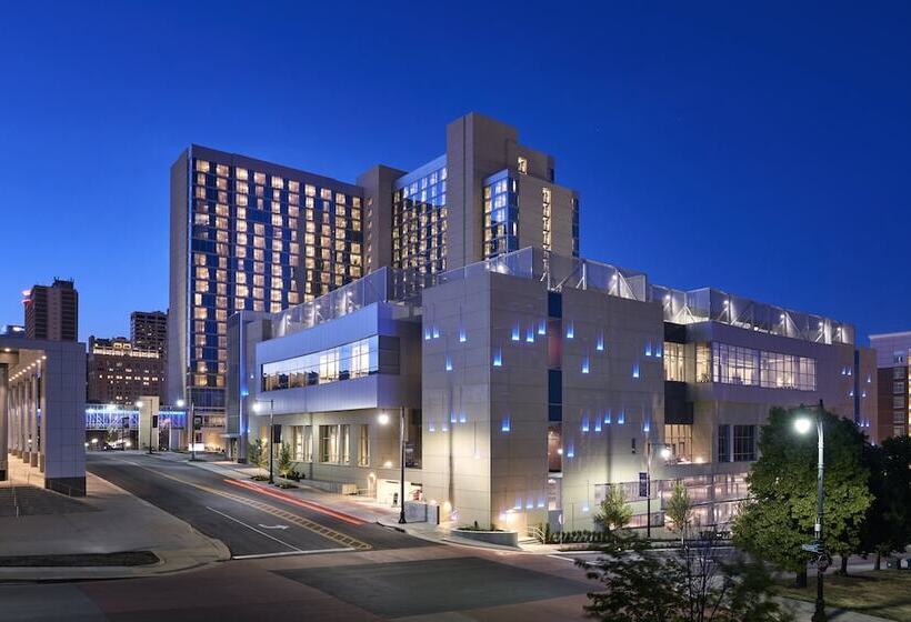 هتل Loews Kansas City