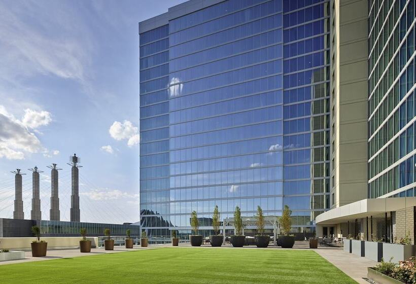 هتل Loews Kansas City