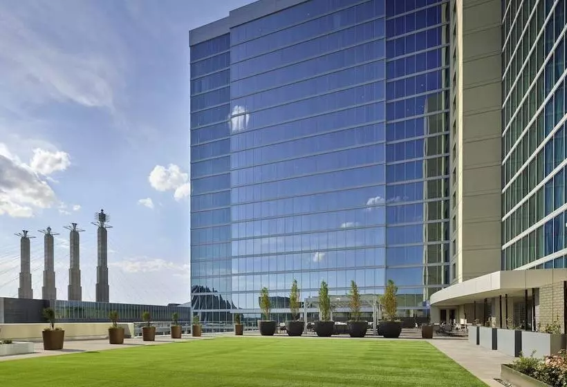هتل Loews Kansas City