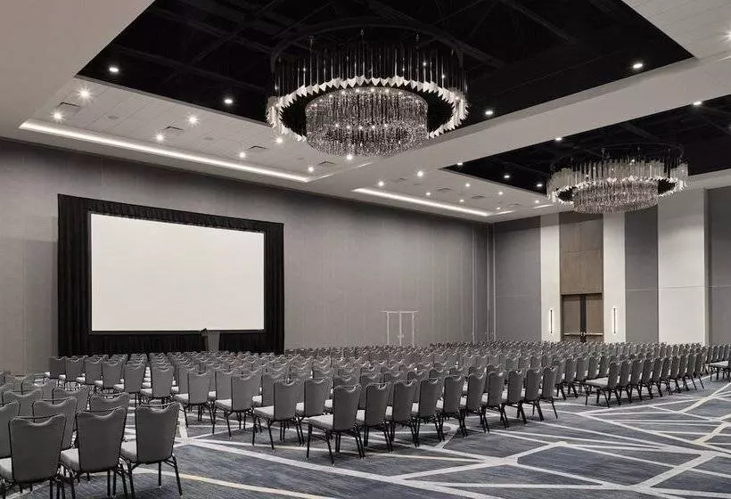 هتل Loews Kansas City
