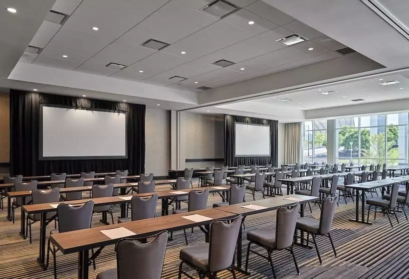 هتل Loews Kansas City