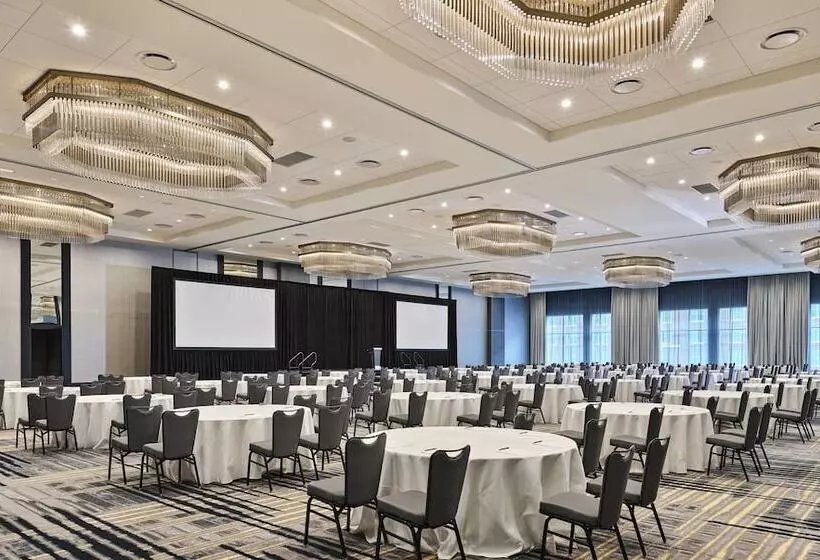 هتل Loews Kansas City