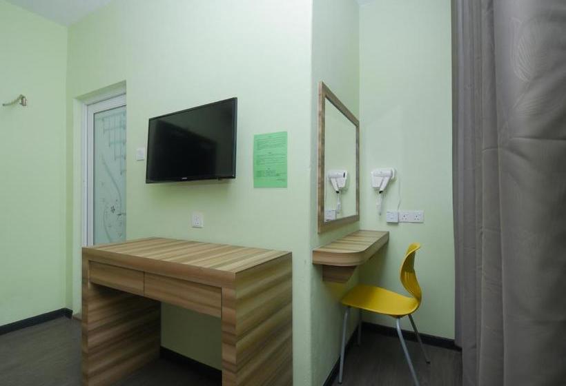 בית מלון כפרי Sunshine Inn