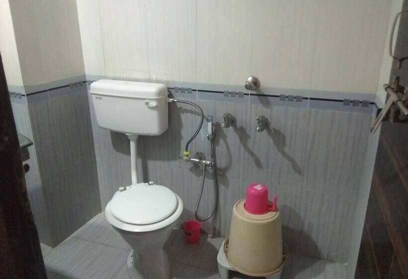 Jk Rooms 111 Hotel Shivala