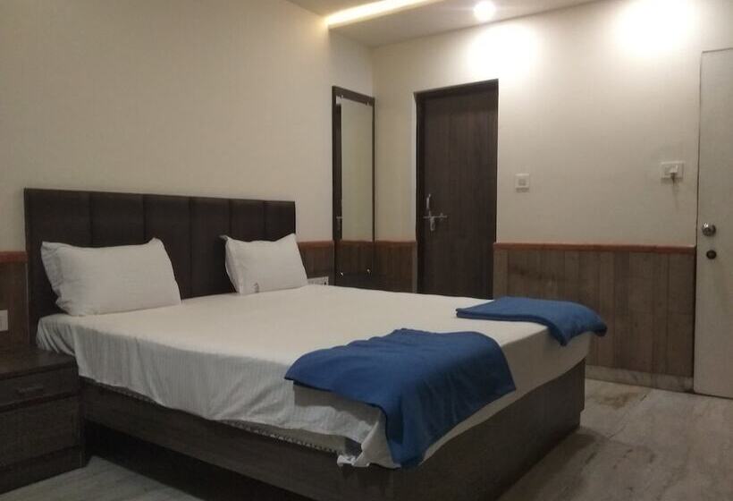 Jk Rooms 111 Hotel Shivala
