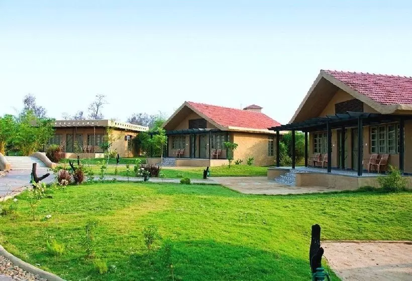 Lomakeskus The Celebration Van Vilas Kanha