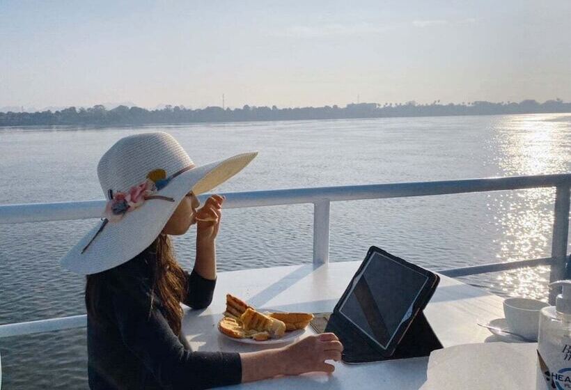 U  Homehotel Nakhonpanom