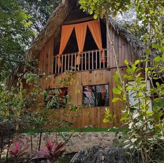 Hostal Portal De Champey   Hostel