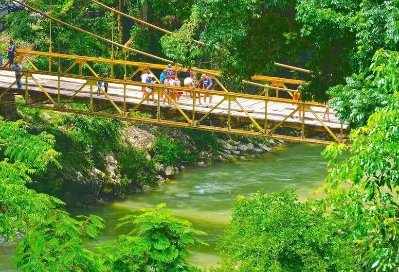 Hostal Portal De Champey   Hostel