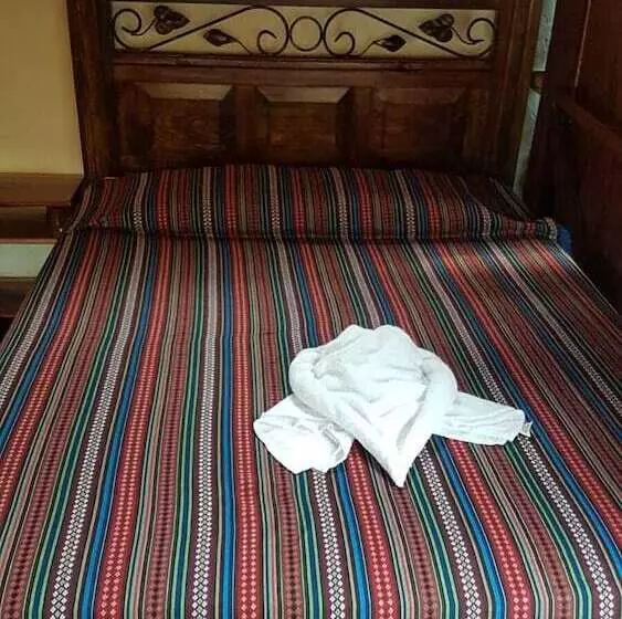 Hostal Portal De Champey   Hostel