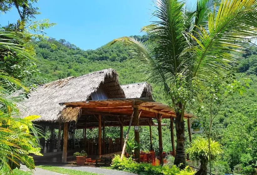 Hostal Portal De Champey   Hostel