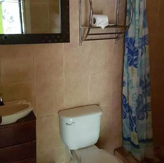 Hostal Portal De Champey   Hostel