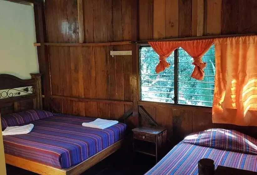 Hostal Portal De Champey   Hostel