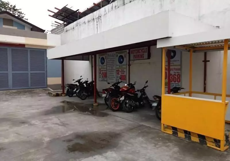 ホテル Dianne Gardens