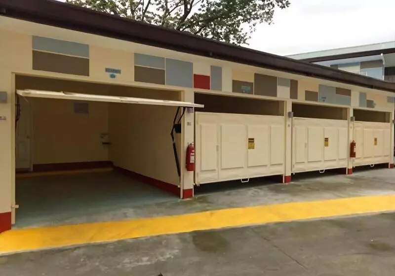 ホテル Dianne Gardens