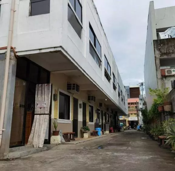 هتل Domer Residencias Naga City