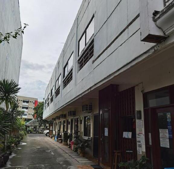 هتل Domer Residencias Naga City