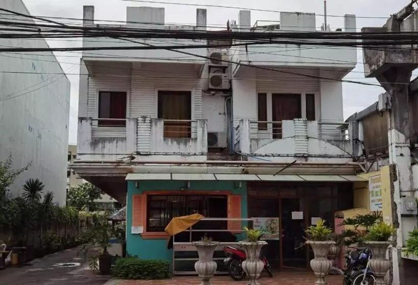 هتل Domer Residencias Naga City