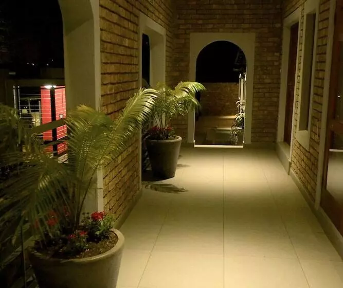 Hotelli Yalla Yalla Boutique