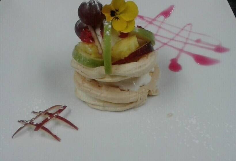 Отель Yalla Yalla Boutique