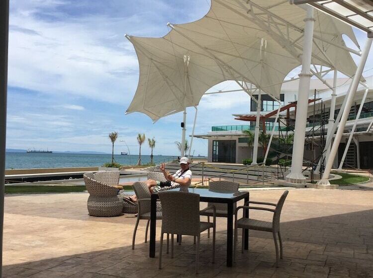 N And N Condominium Resort