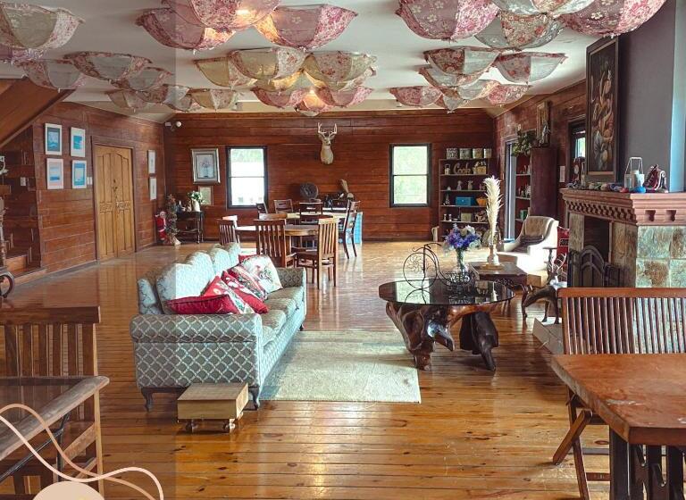 호텔 The Lakeview Suites