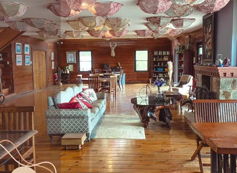 هتل The Lakeview Suites