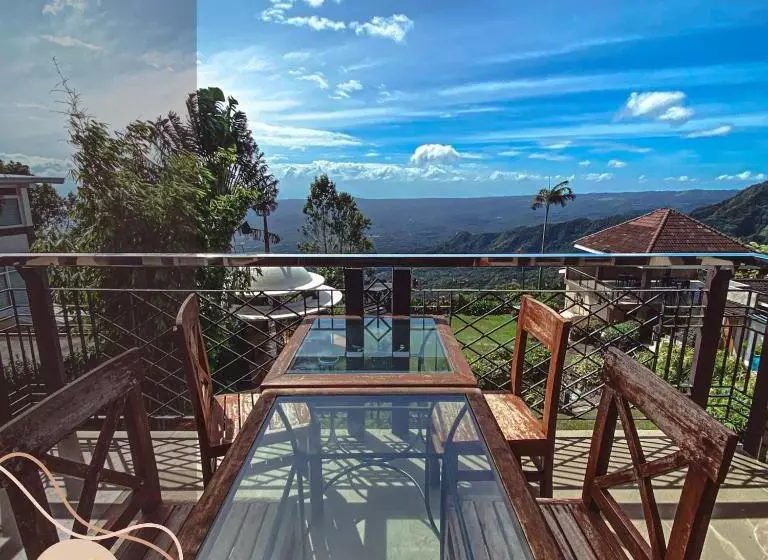 هتل The Lakeview Suites