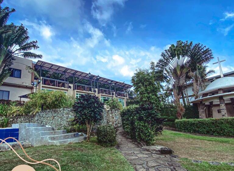 호텔 The Lakeview Suites