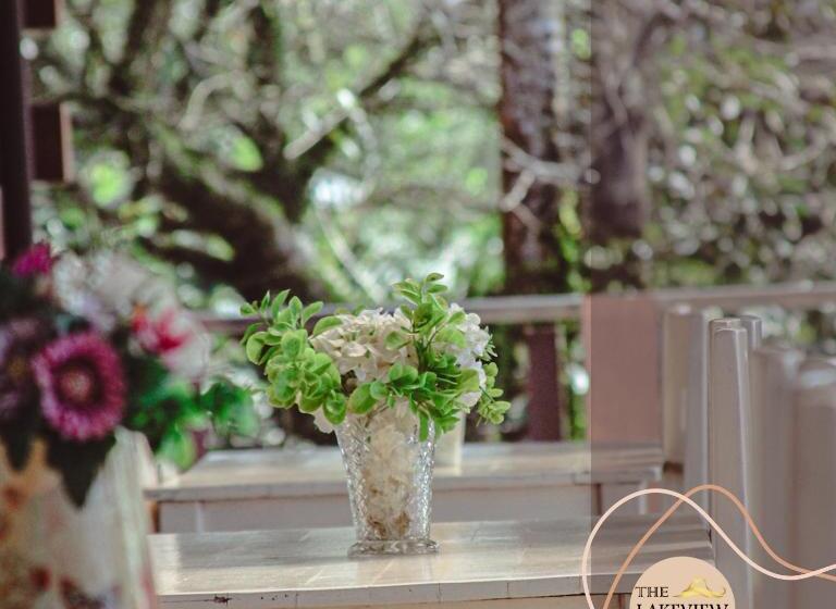 호텔 The Lakeview Suites