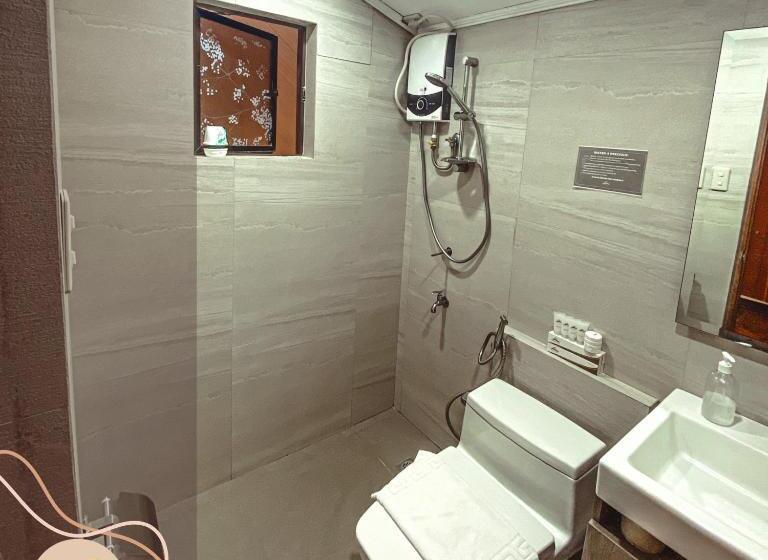 호텔 The Lakeview Suites